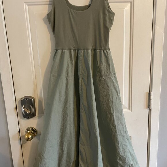 Everlane Sage Green Midi Dress - Picture 8 of 10